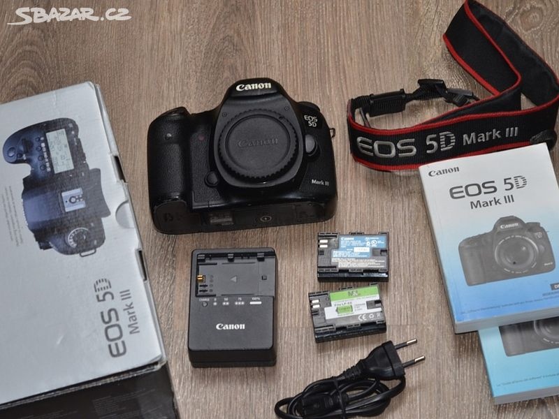 Canon EOS 5D Mark III full-frame DSLR101000 Exp