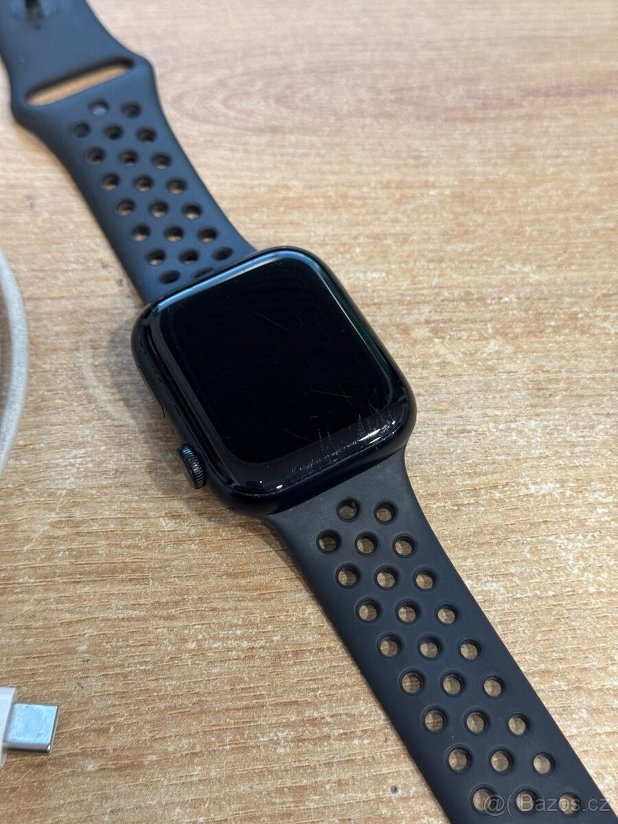 Apple Watch 7 45mm - 98% baterie