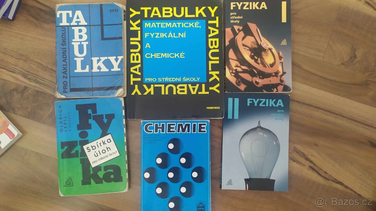 Učebnice fyziky, chemie, tabulky, sbírka úloh fyzika