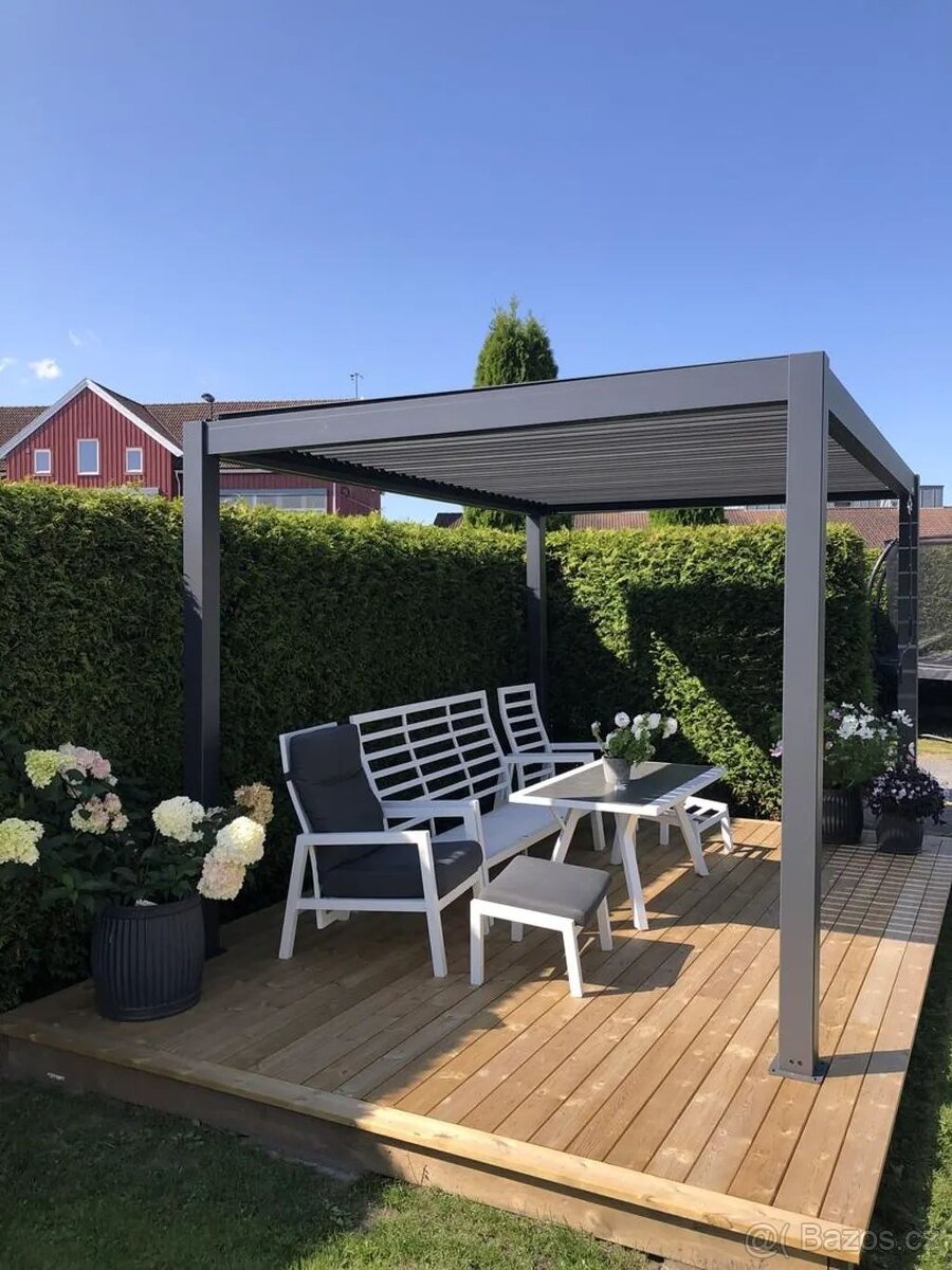 Hliníková bioklimatická pergola 3 x 3 x 2,5 m