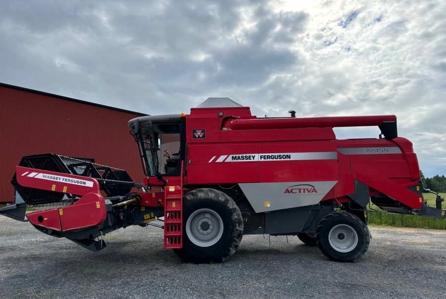 Sklízecí mlátička Massey Ferguson Activa 7245 S