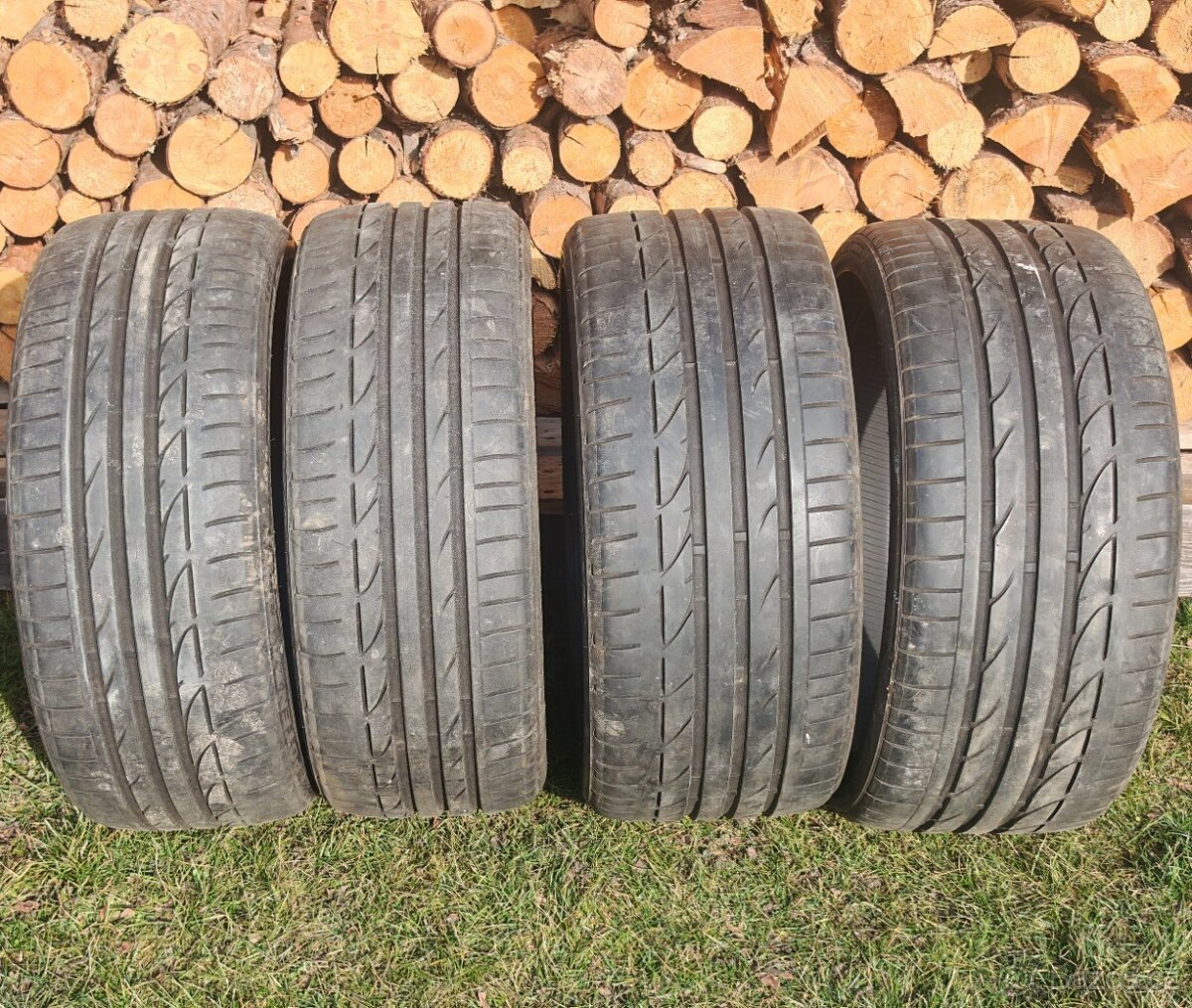 Bridgestone Potenza S001 255/35 R19 225/40 R19