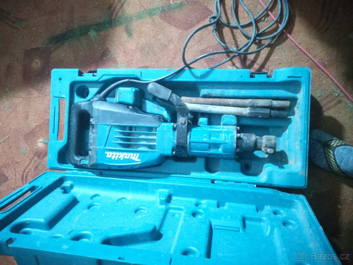 Makita bourací kladivo hmj1307c