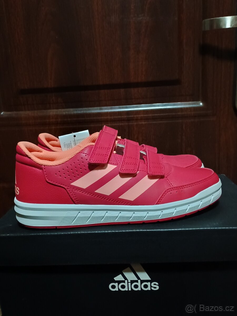 Prodám úplně nové botasky ADIDAS v.37