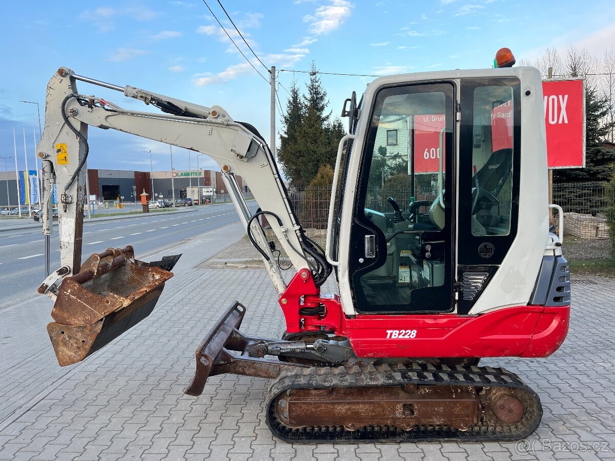 Pásový Minibagr bagr Takeuchi TB 228