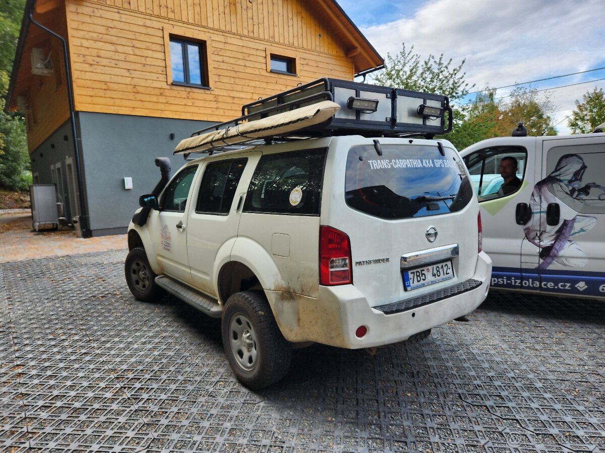 Nissan Pathfinder 2,5 2009 Expedicni, offroad