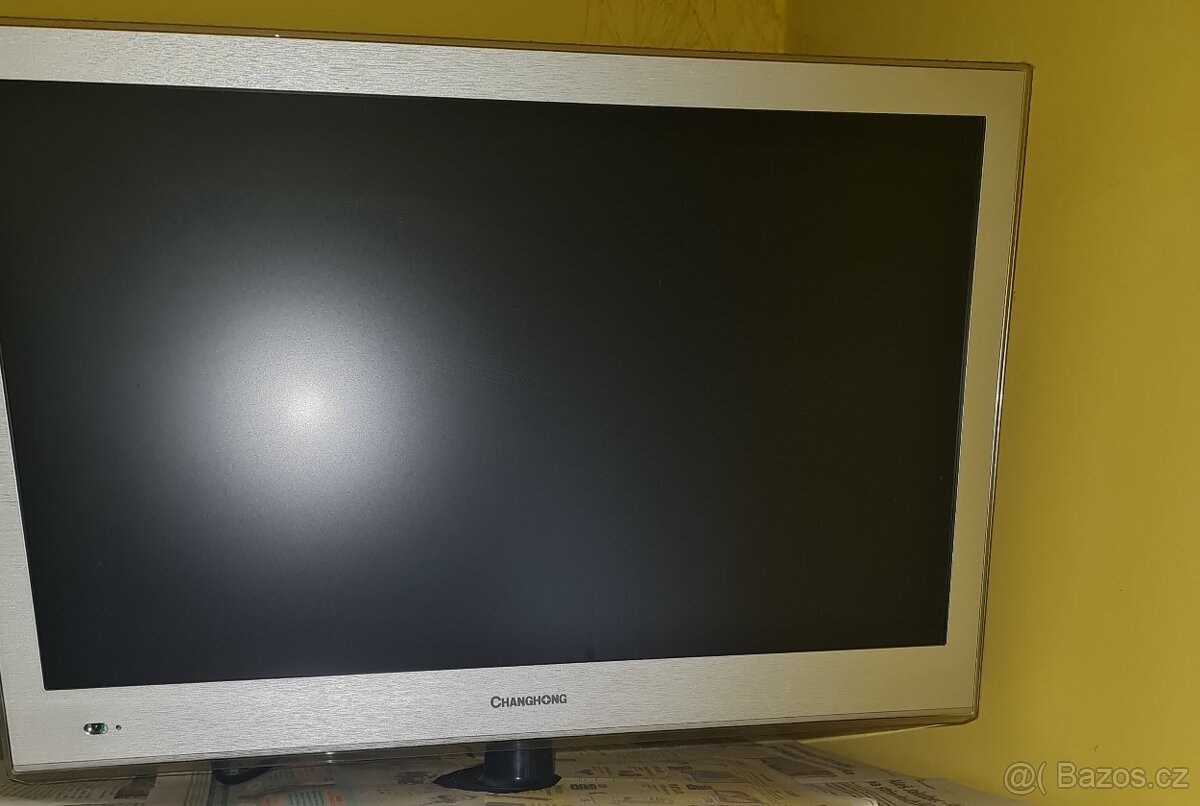 Tv Changhong EF24F888SD