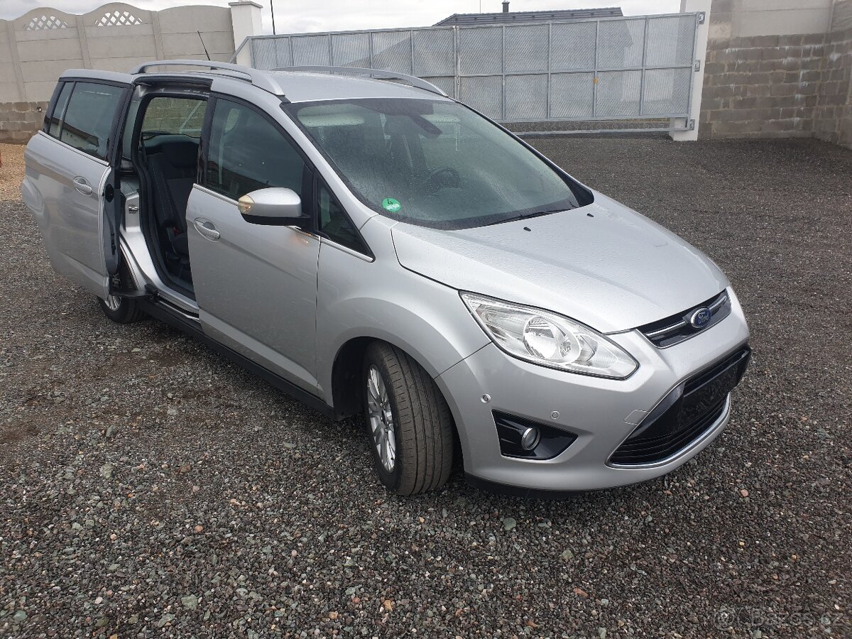 Ford C-Max Grand,Diesel, 7Míst ,navigace.Titanium,tempomat