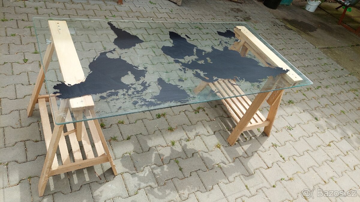 Skleněná stolní deska Ikea