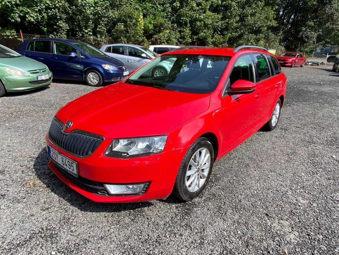 Škoda Octavia Combi 1.6TDI 77kW tažné klima tempomat ČR