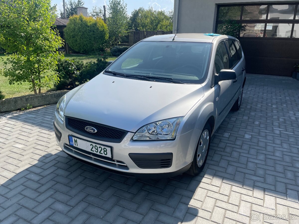 Ford Focus combi 1,4i 59 Kw najeto jen 91000km