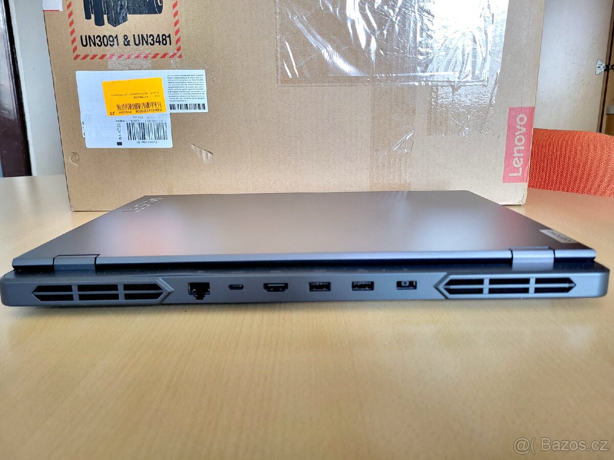 nový Lenovo Legion Pro 5 16IRX8 Onyx kovový