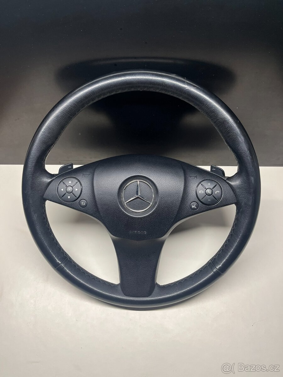 //Volant Mercedes-Benz W204/