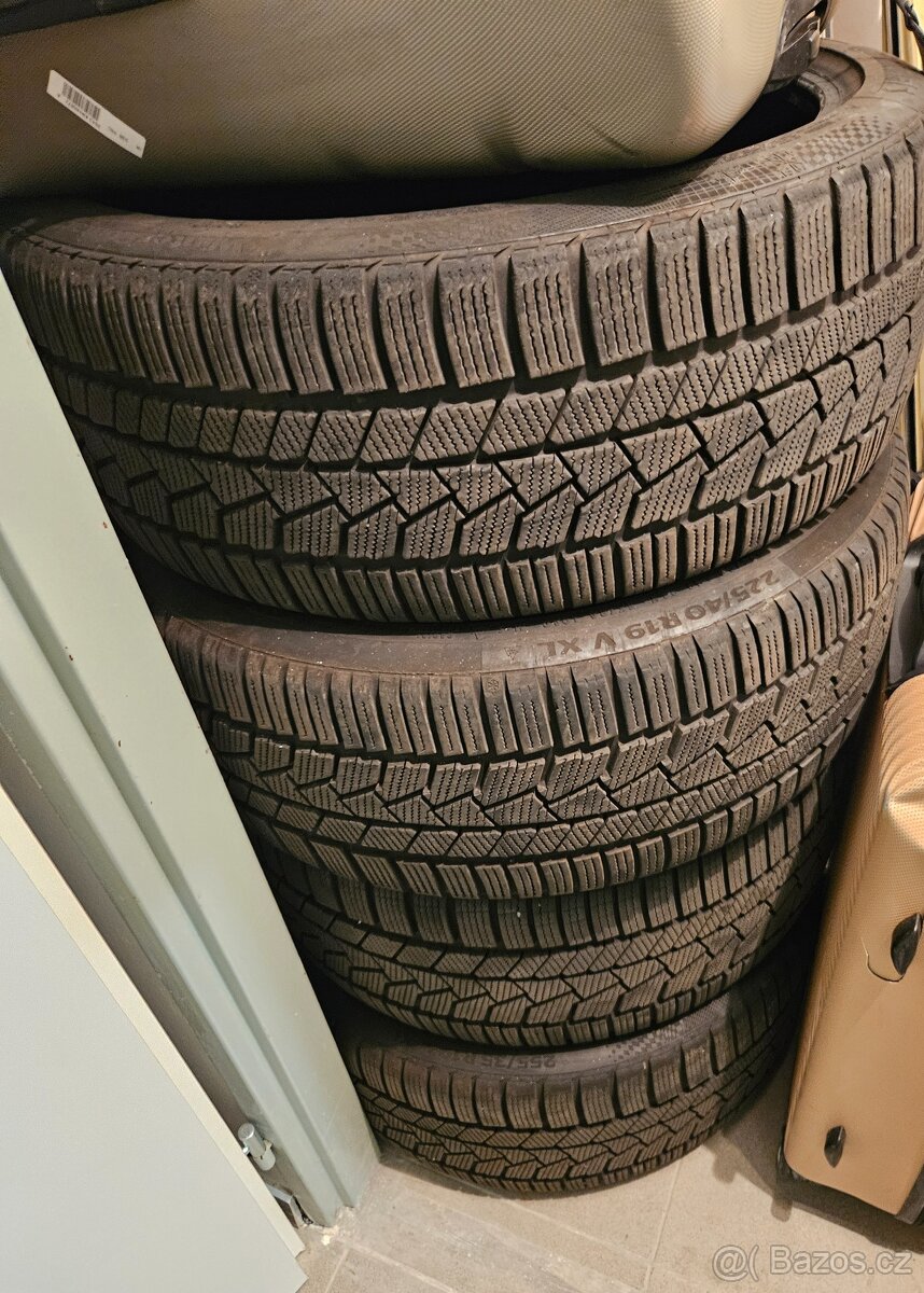 Zimní pneu sada 225/40 255/35 R19 Conti WinterContact TS860S