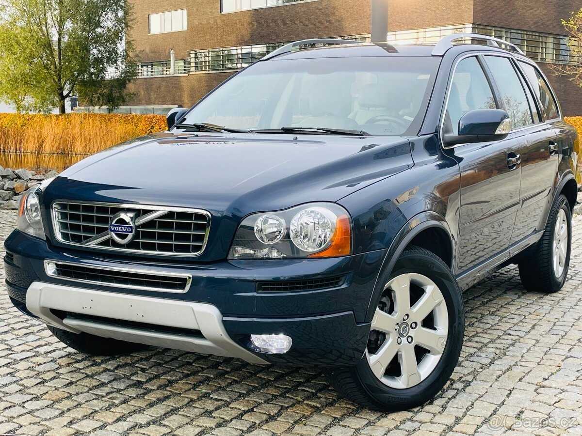 Volvo XC90 2.4 D5 147KW 4x4 AUTOMAT LED 7MÍST BEZ KOROZE