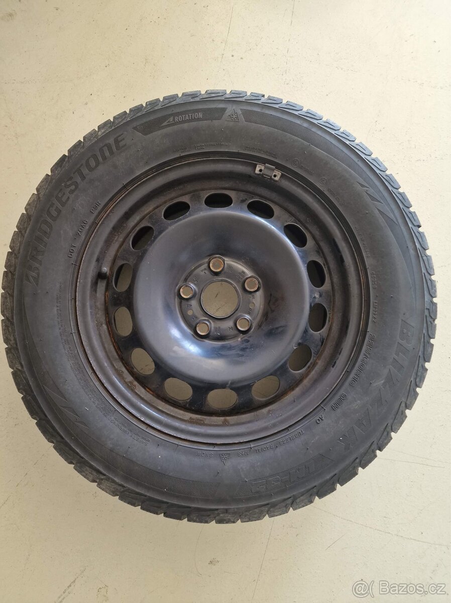 Zimní kompletní plechová kola 225/60 R16 98H