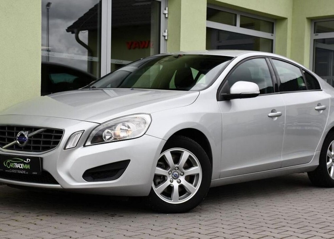 Volvo S60 2.0 D3 120kW NAVI PĚKNÝ STAV