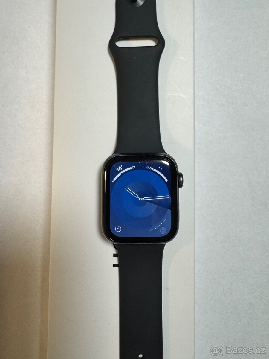 Apple Watch SE Celluar 44mm kondice baterie 91% s kabelem  C