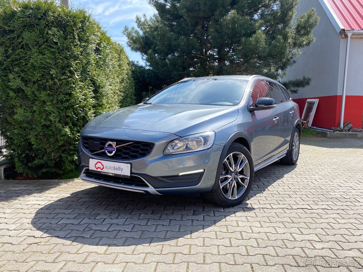 VOLVO V60 2,0 D3 CROSS COUNTRY / 2016