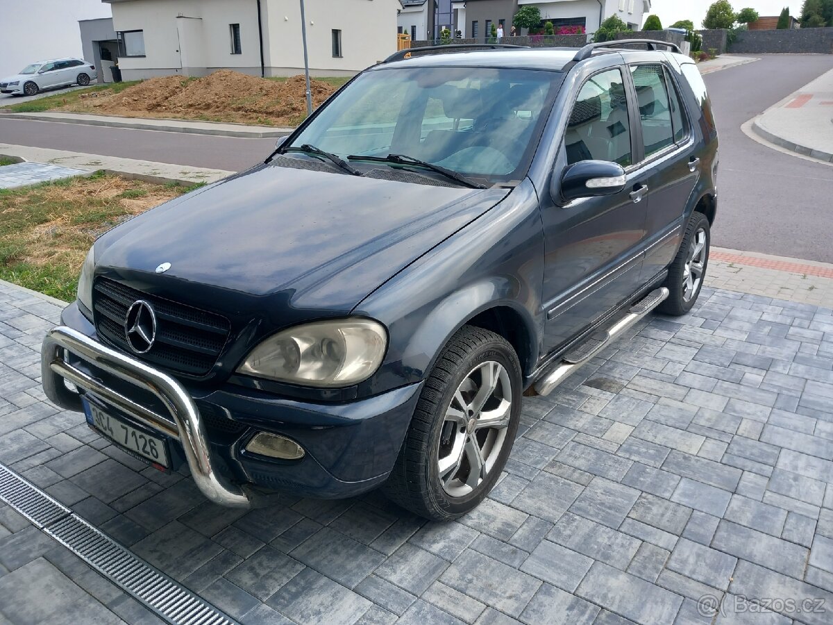 Mercedes-Benz ML 270cdi MANUAL