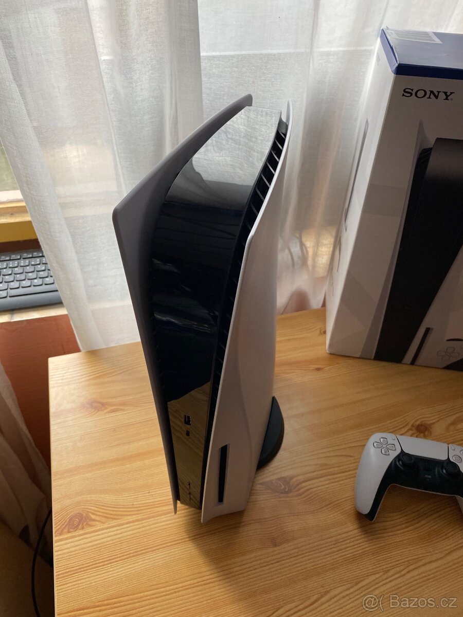 Playstation 5 s mechanikou + hra