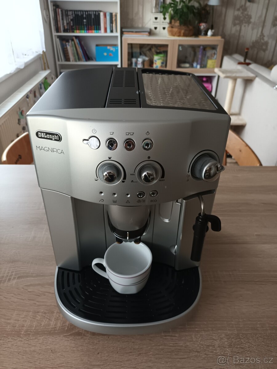 Delonghi Magnifica - automatický kávovar