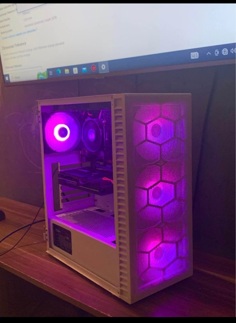 Herní PC RGB- i5 4590 3,30Ghz/RAM 12GB/ RX 570 8GB/SSD