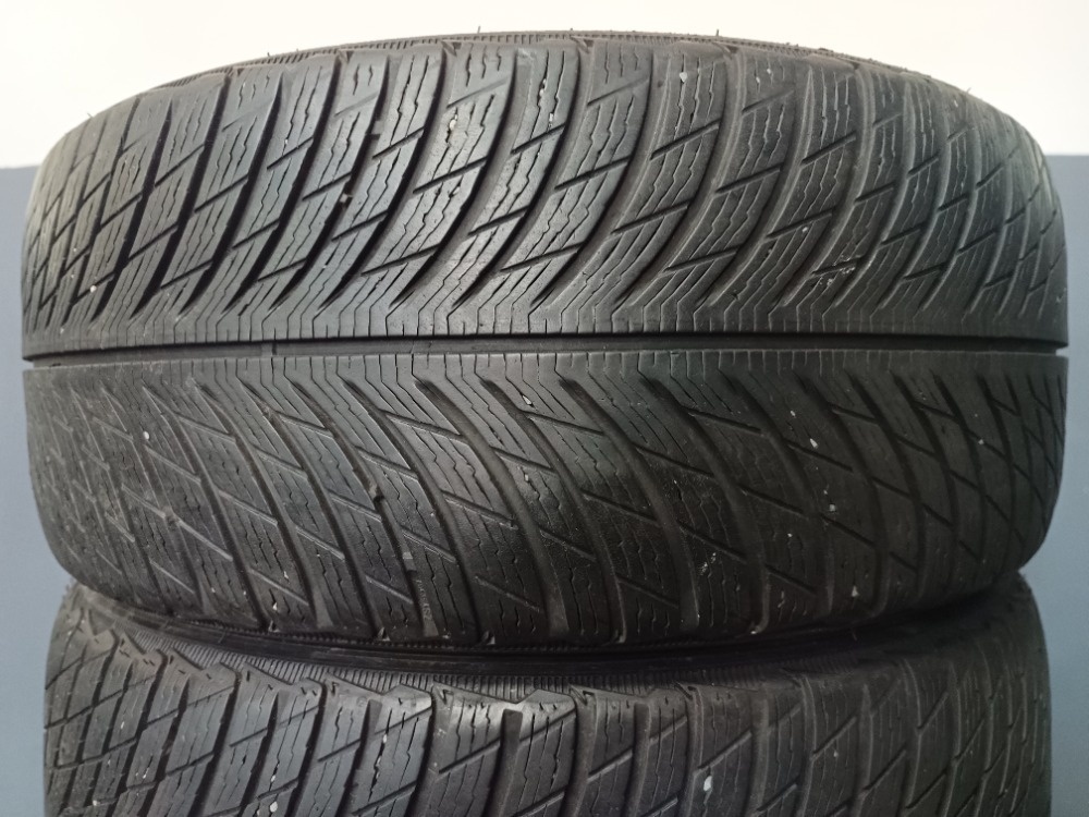 235/40 R18 MICHELIN (3919)