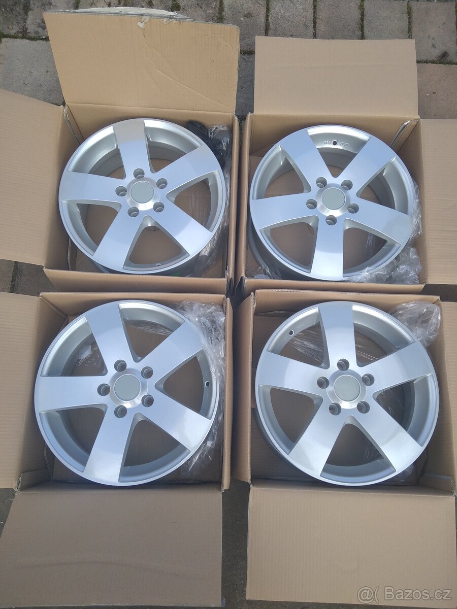 ALU 5x114,3 R16 6,5J ET45 střed 72,6mm