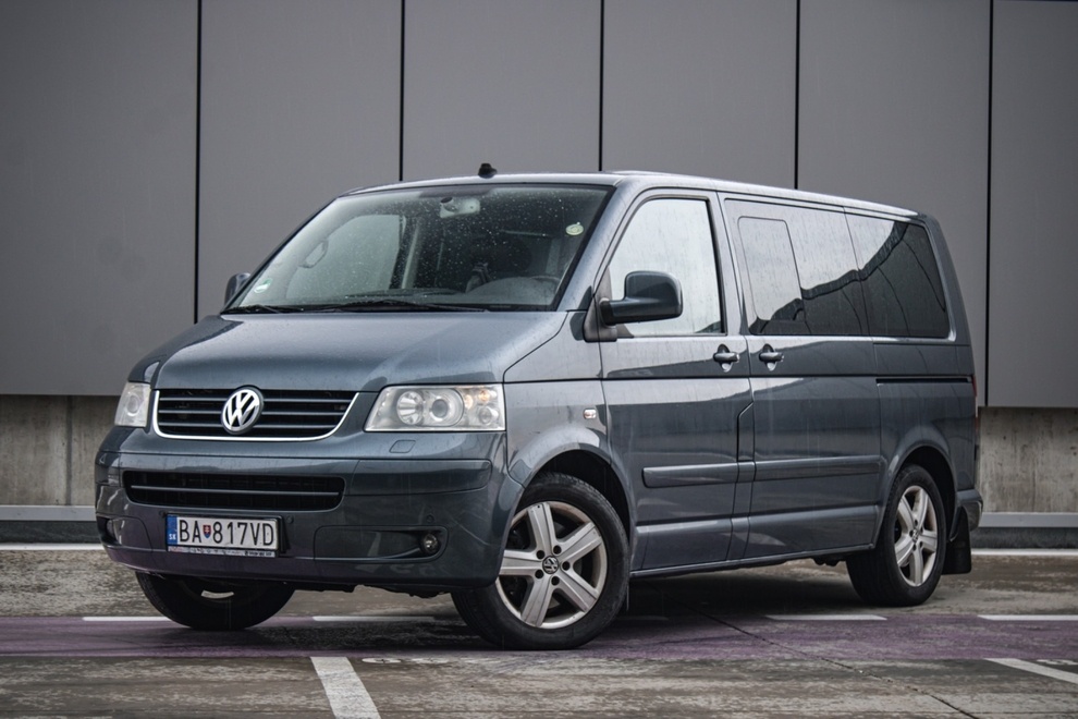 Volkswagen Multivan 2.5 TDI Highline tiptronic - 1. majiteľ