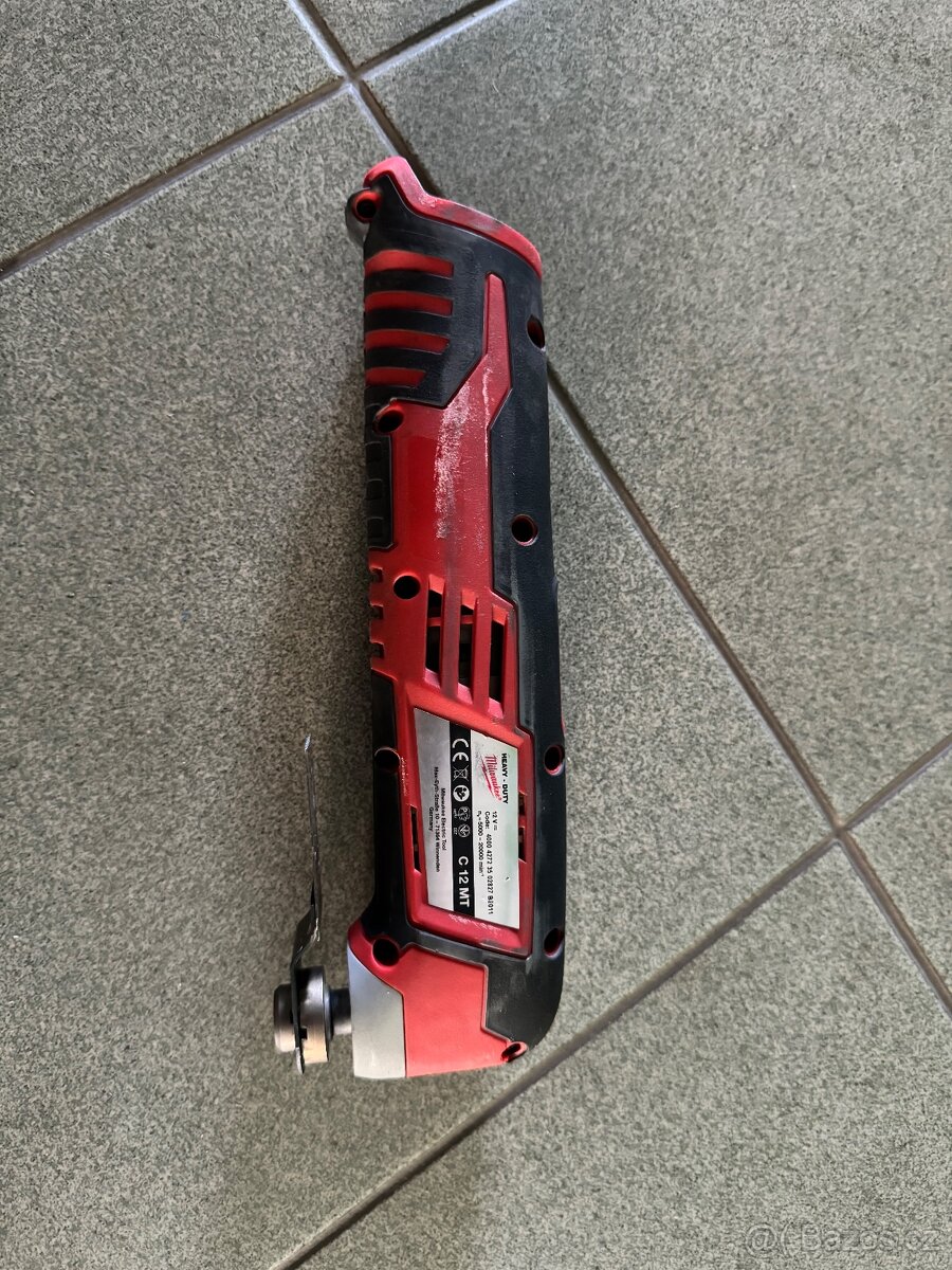 Milwaukee M12 C12 MT multifunkční oscilační pilka