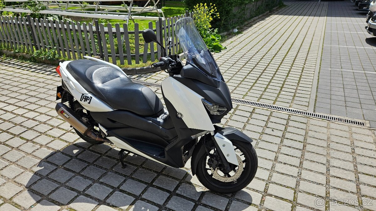 Yamaha XMAX 300 (2016) – Akrapovič, Malossi, TOP stav