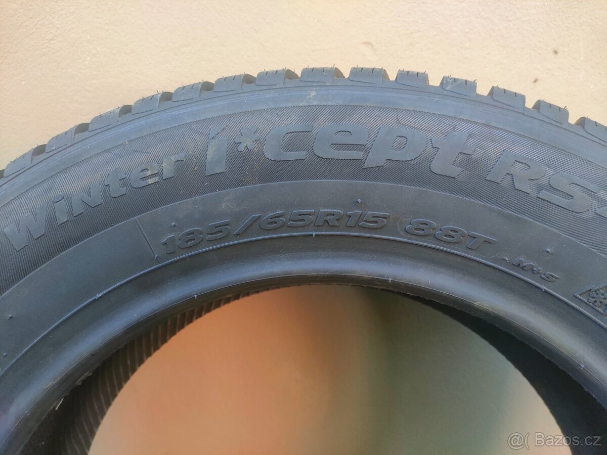 Nová zimní pneu 185/65R15 Hankook