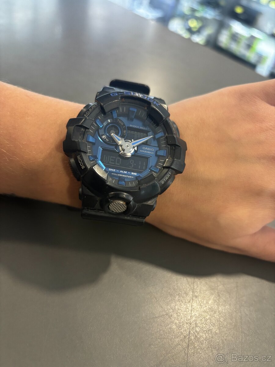 Hodinky G-SHOCK GA 710 BLUE