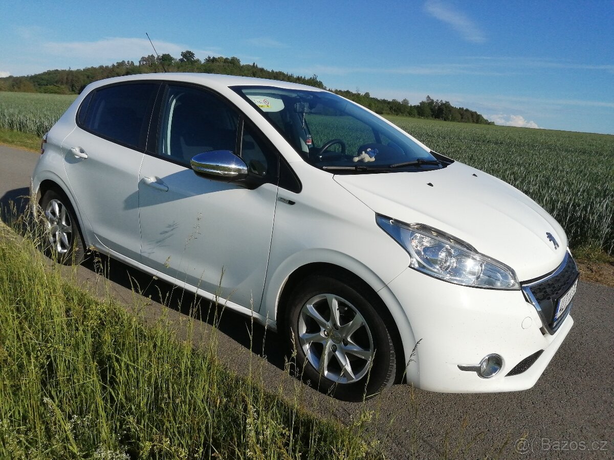 Peugeot 208 Style 1.2 60 kW benzín 5dvéř