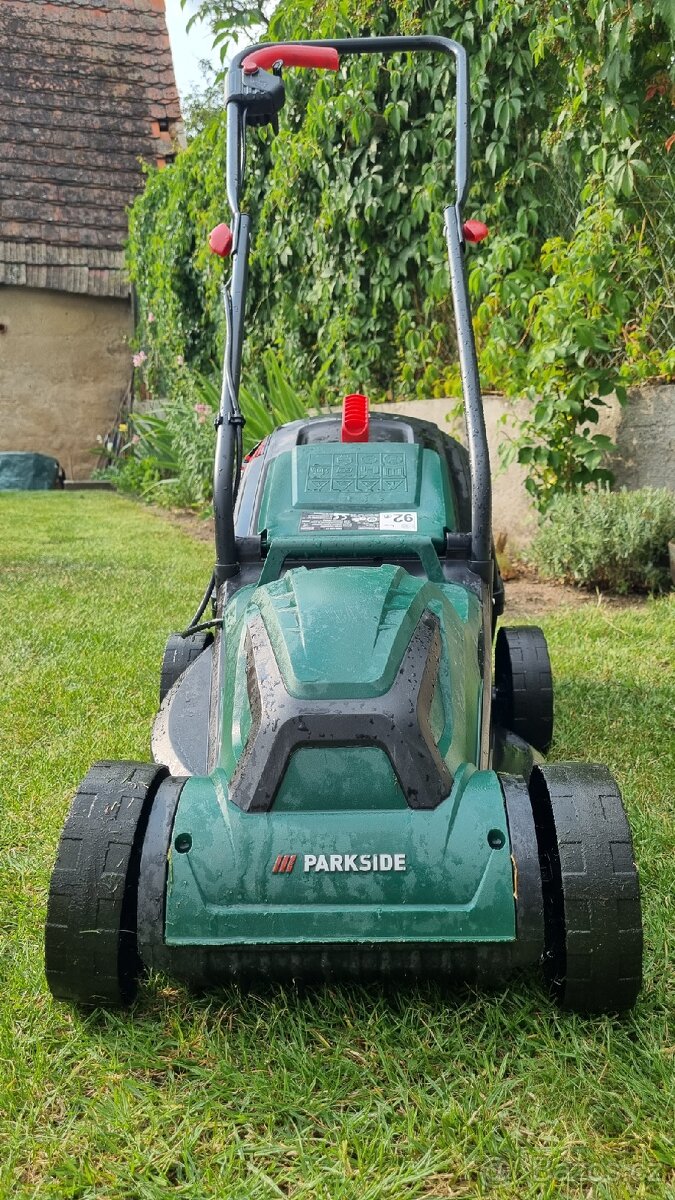 Parkside elektrická sekačka na trávu PRM 1300 A1