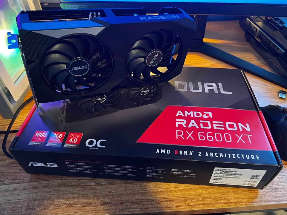 ASUS DUAL Radeon RX 6600 XT O8G