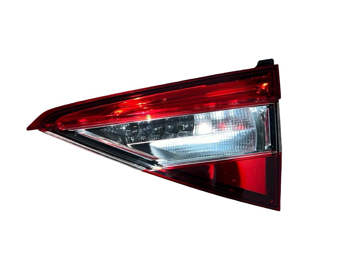 LED pravé zadní vnit. světlo 3V9945308B Škoda Superb 3 kombi