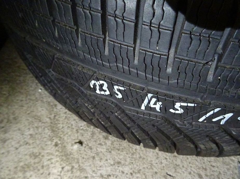 Zimní pneu Michelin Pilot Alpin 4, 235/45/19, 2 ks, 7 mm