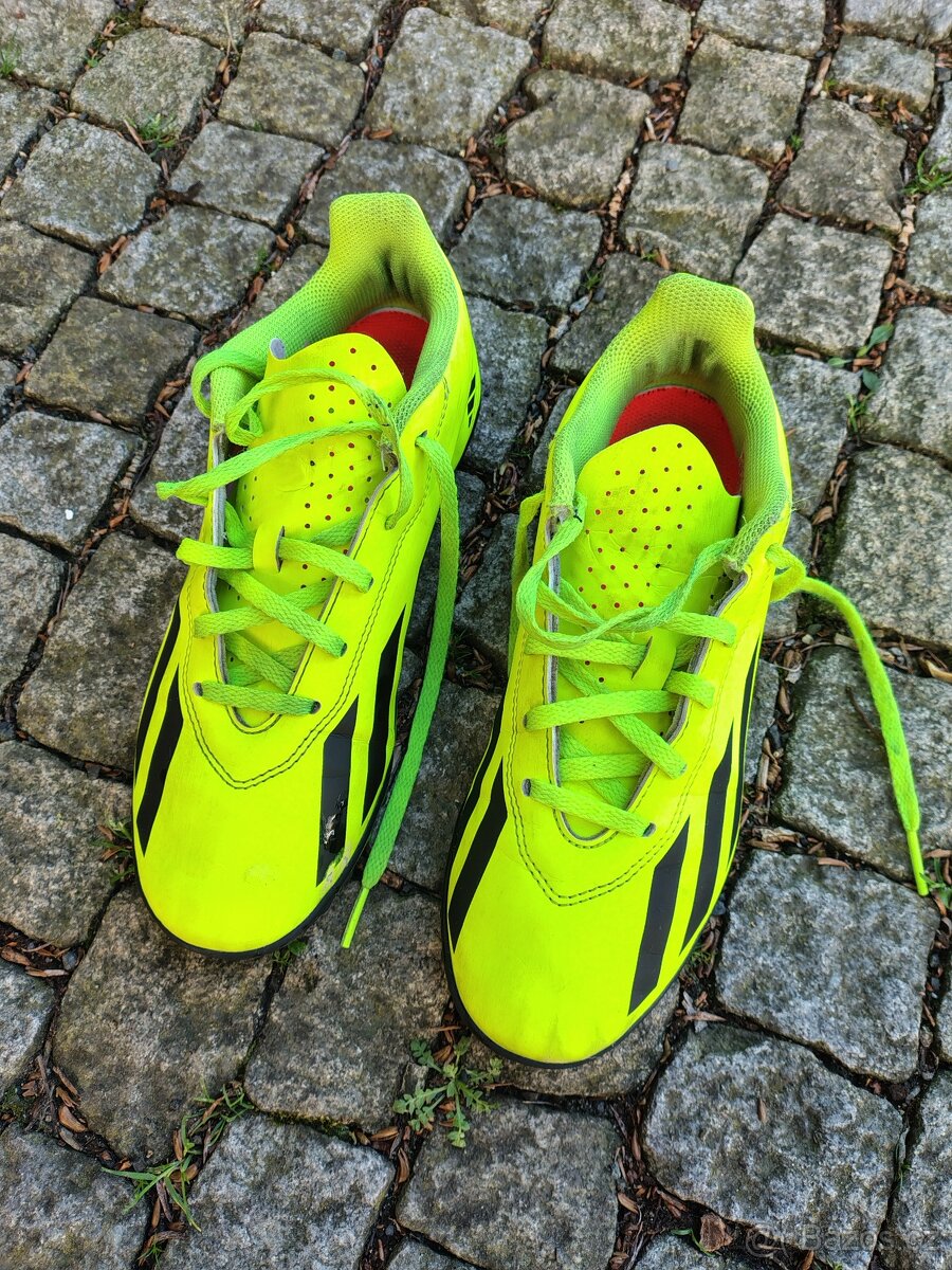 kopačky turfy Adidas Crazyfast  37 1/3