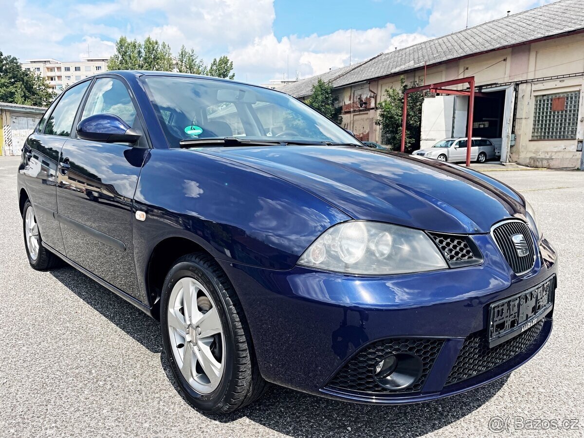 SEAT IBIZA 1.4i 16V 63KW AUTORIZ.SERVIS DO 2023 1.MAJ. TOP