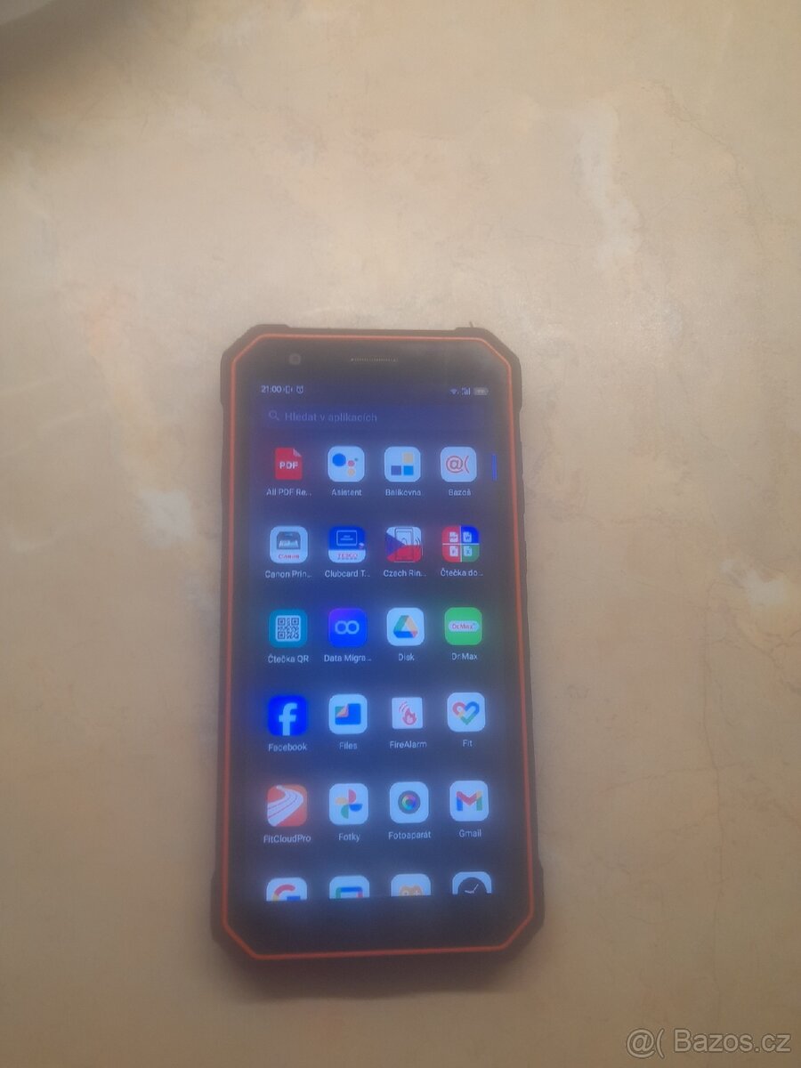 Odolný telefon oscal S60 pro