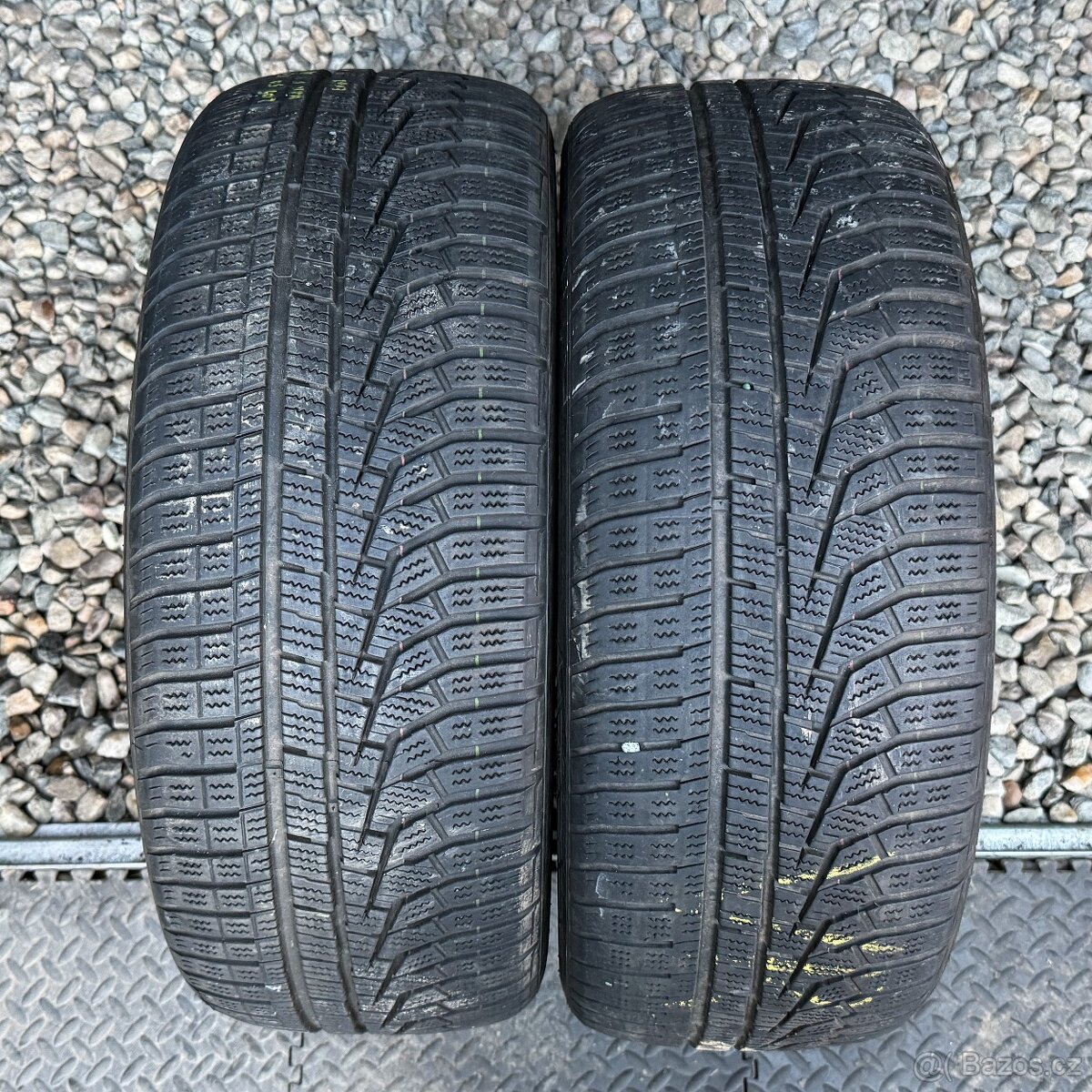 205/50/17 - zimní pár pneu Hankook