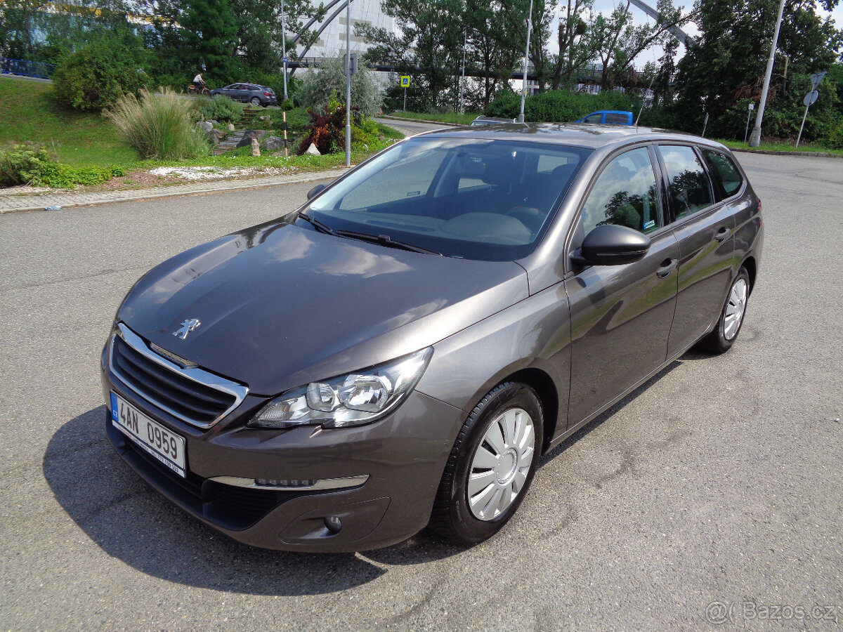 PEUGEOT 308 SW 1.2i KOUPENO ČR,SERVISKA