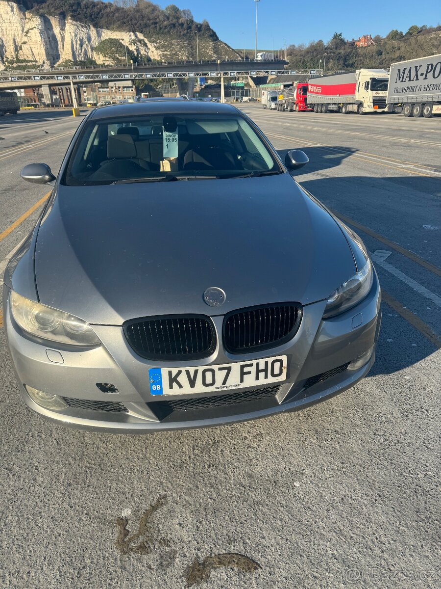 E90