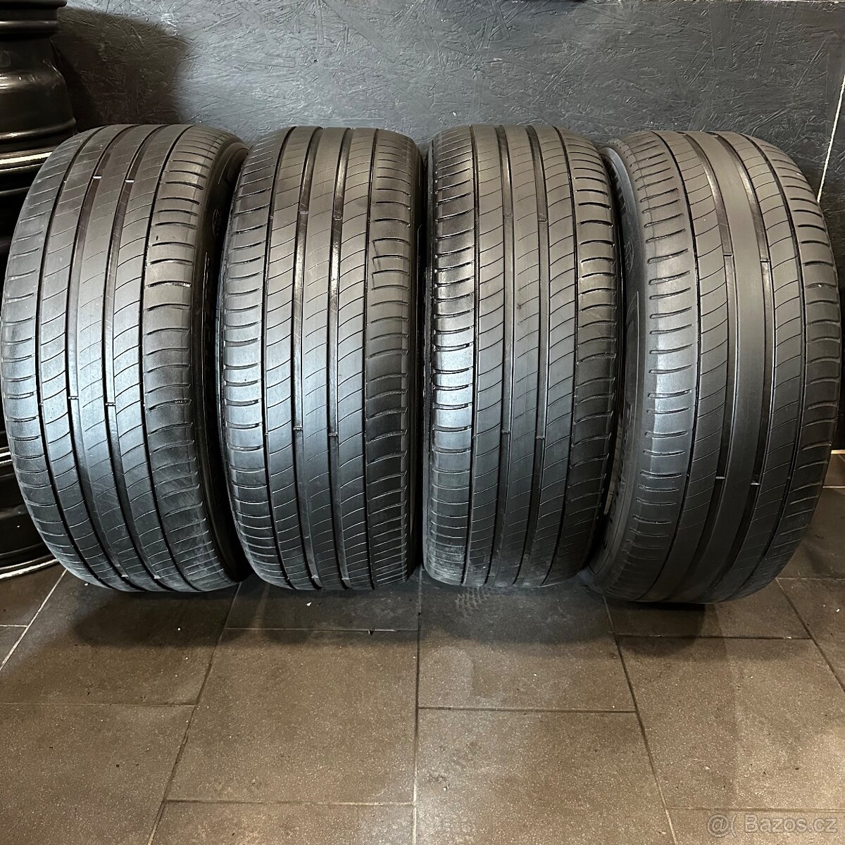 Sada pneu Michelin 235/55/18 104Y