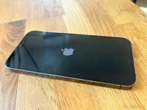 iPhone 12 Pro 128 GB - prasklá záda