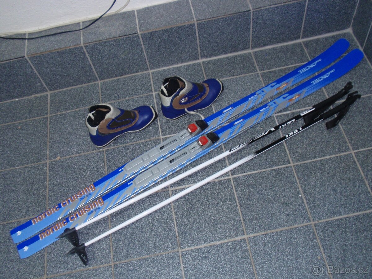 SET BĚŽKY TECNO 140 CM+BOTY SALOMON VEL.36,5+HŮLKY LEKI 110