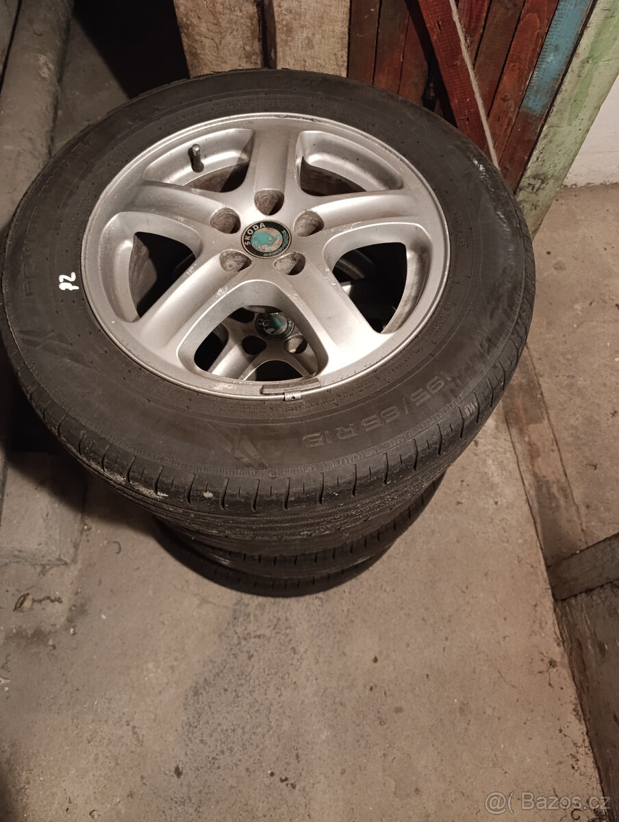 4x alu kola 6Jx15 ET38 + pneu letní 195/65 R15