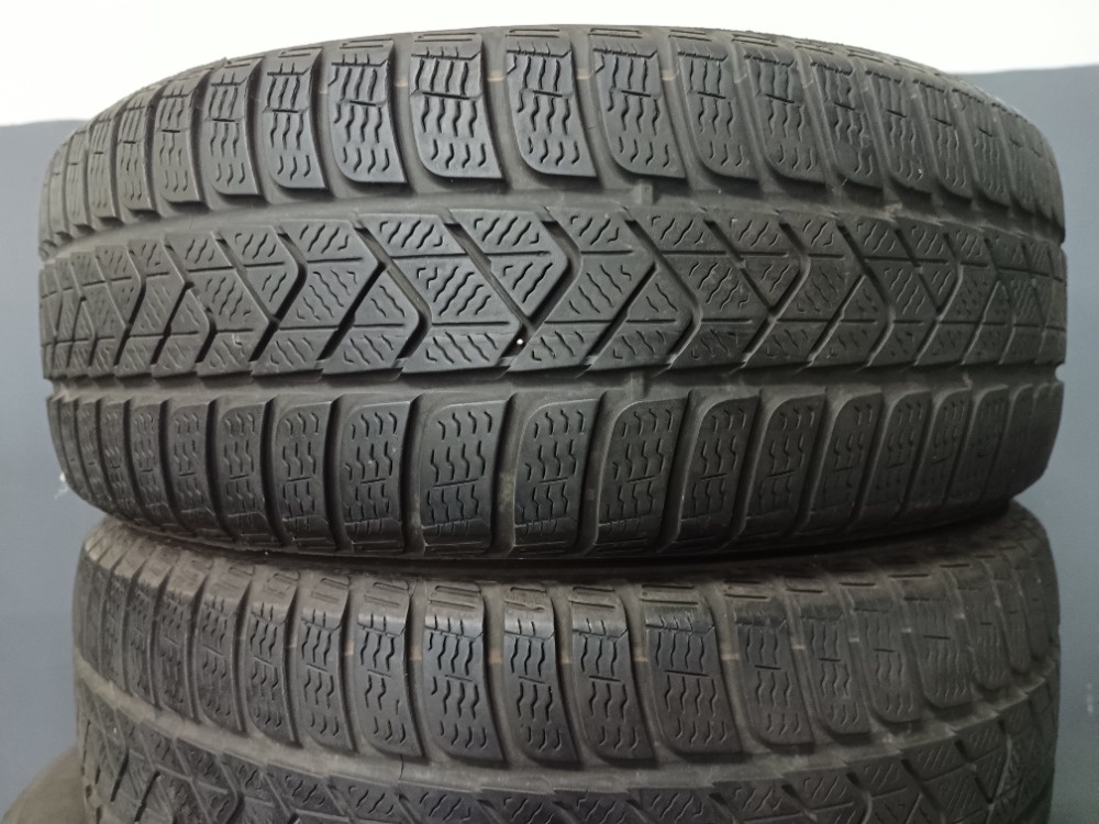 215/60 R16 PIRELLI (3121)